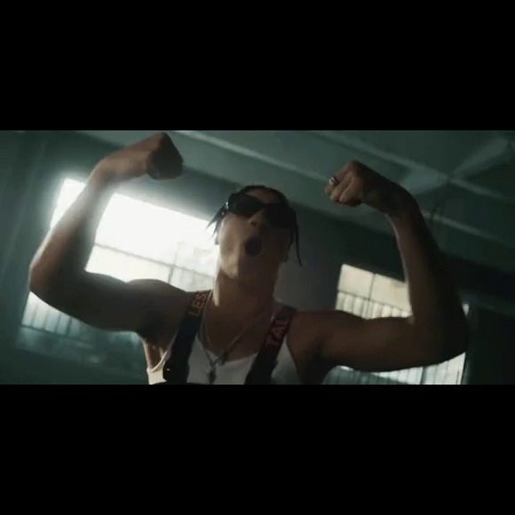 Custom 24kGoldn Chest Bag - Picture 5 of 6